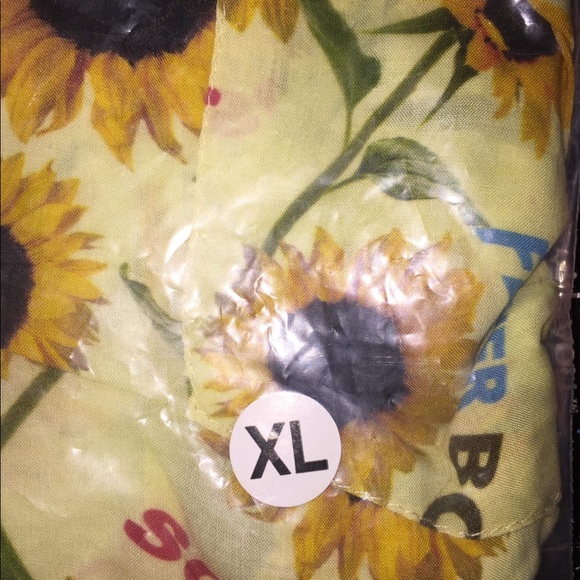 Flower Boy rayon button up!!!🐝🐝🐝🐝🐝🐝🐝🐝🐝🐝 - Picture 4 of 4